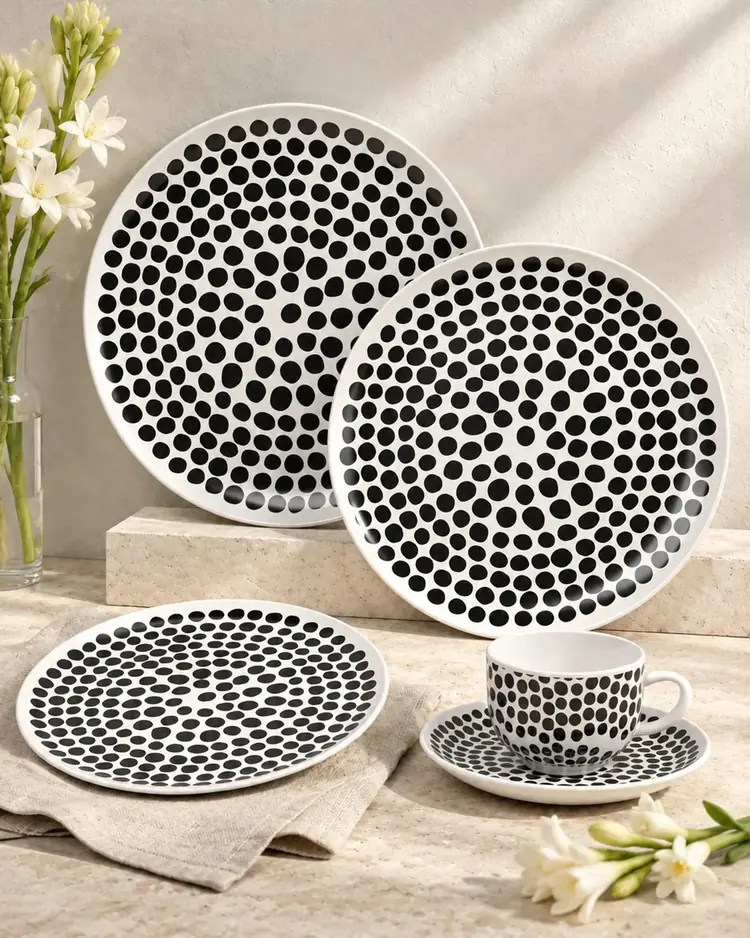 Imperfection Polka Domino 32-piece Dinner Set